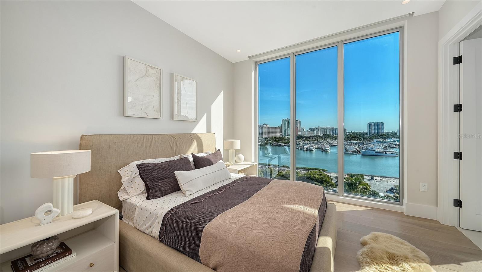 253 GOLDEN GATE PT #701