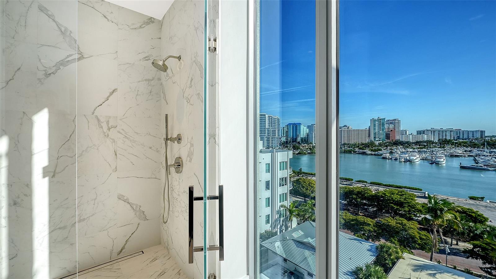 253 GOLDEN GATE PT #701