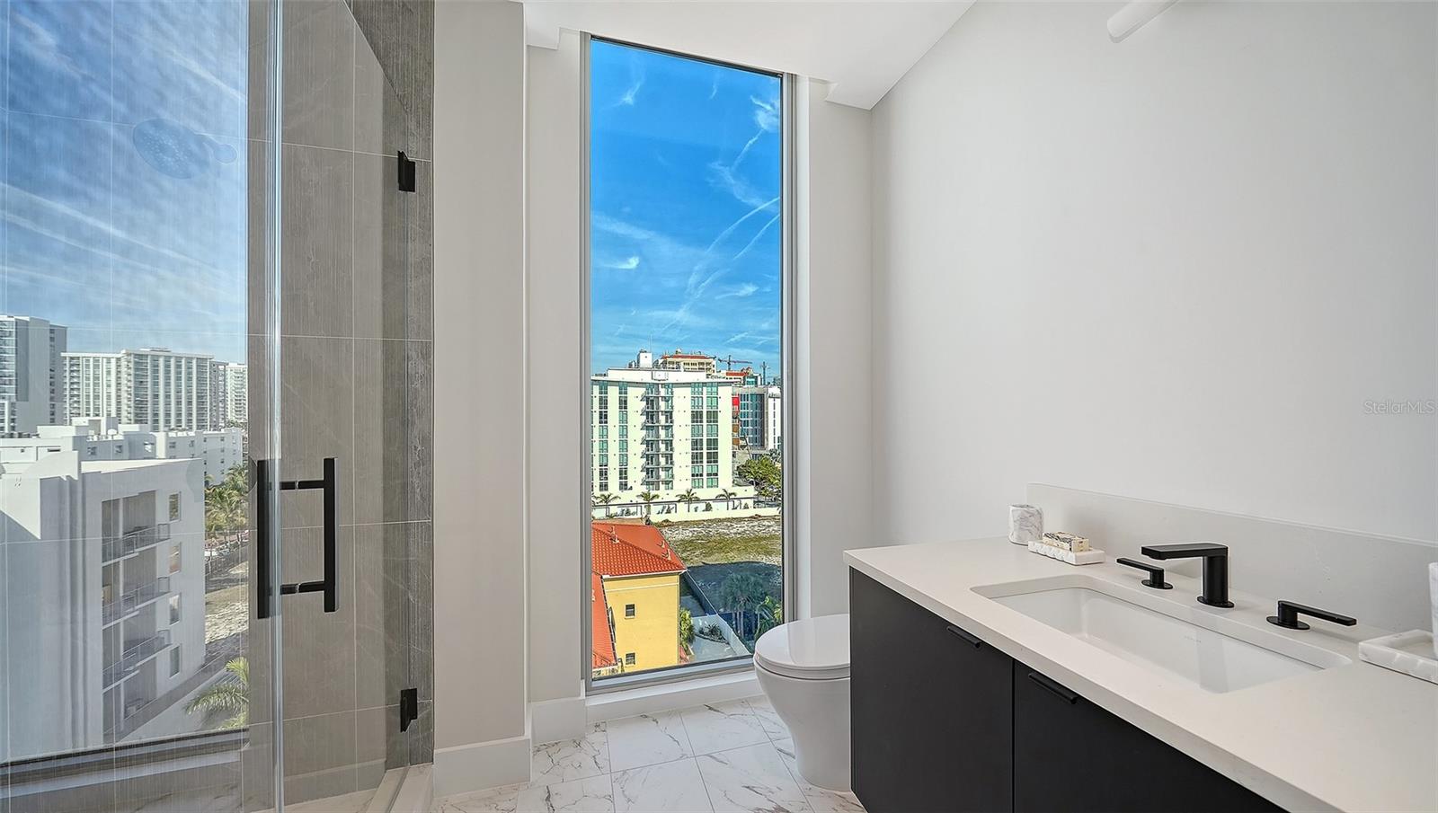 253 GOLDEN GATE PT #701