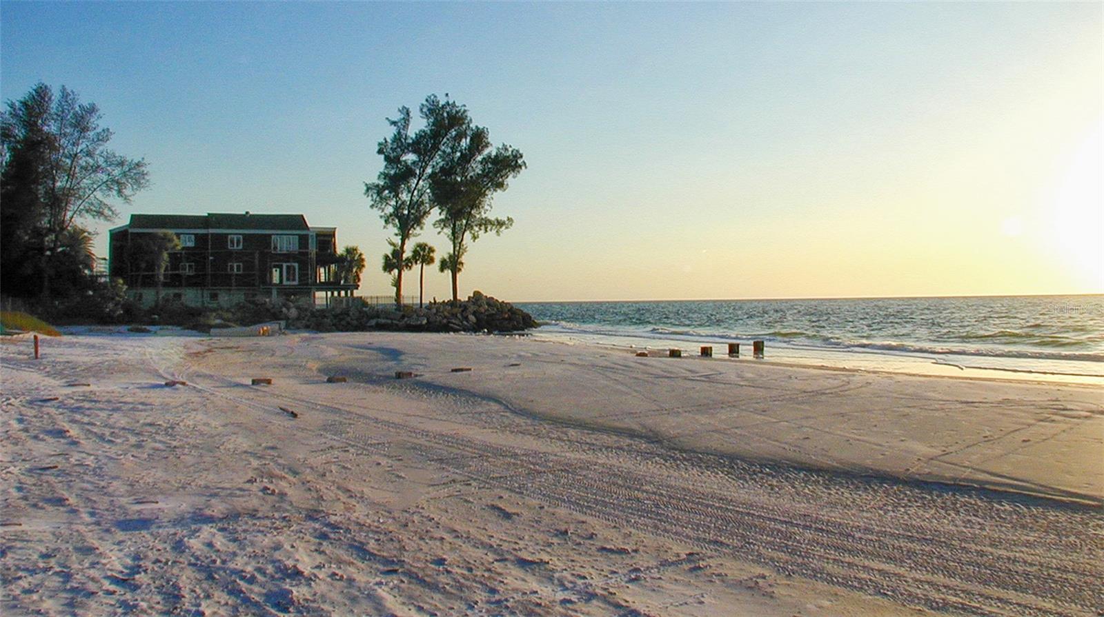 19 WHISPERING SANDS DR #1104