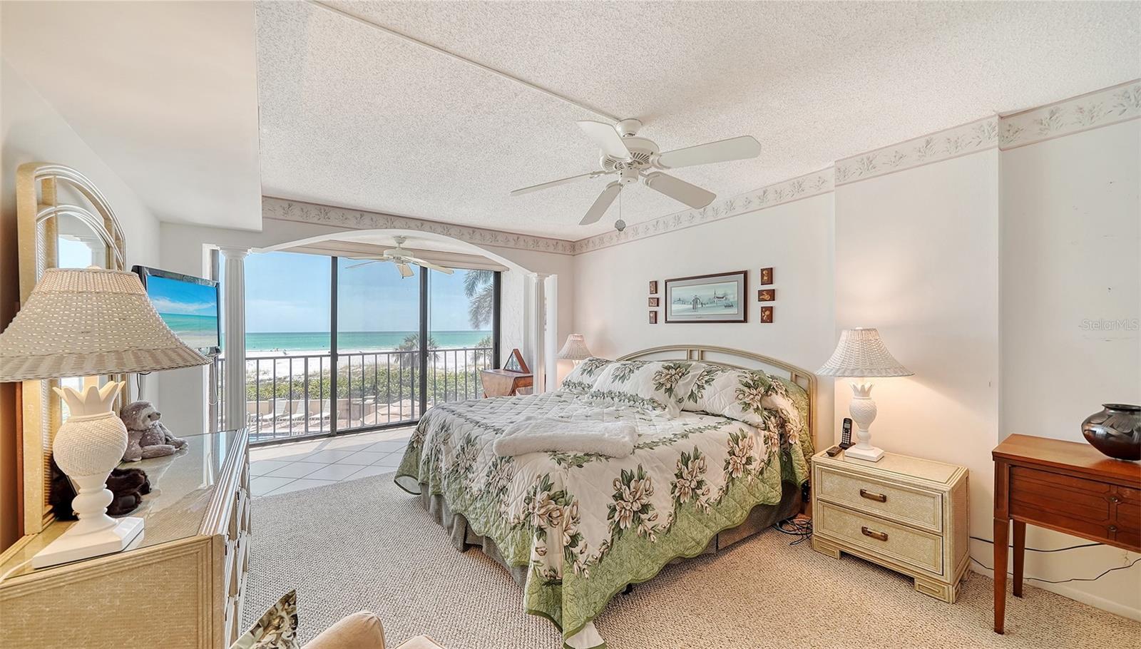 19 WHISPERING SANDS DR #201