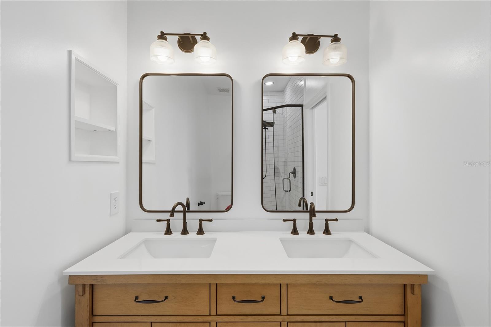 803 FAIRWAYCOVE LN #205