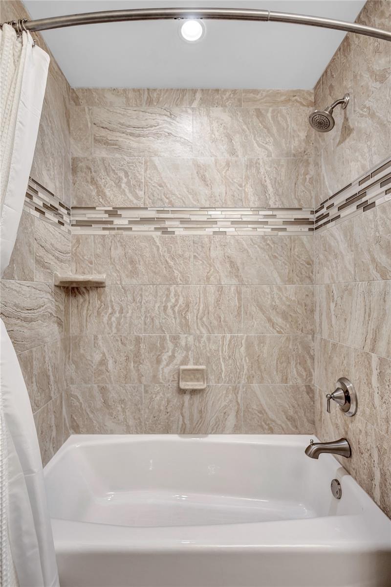 137 AVENIDA MESSINA #3