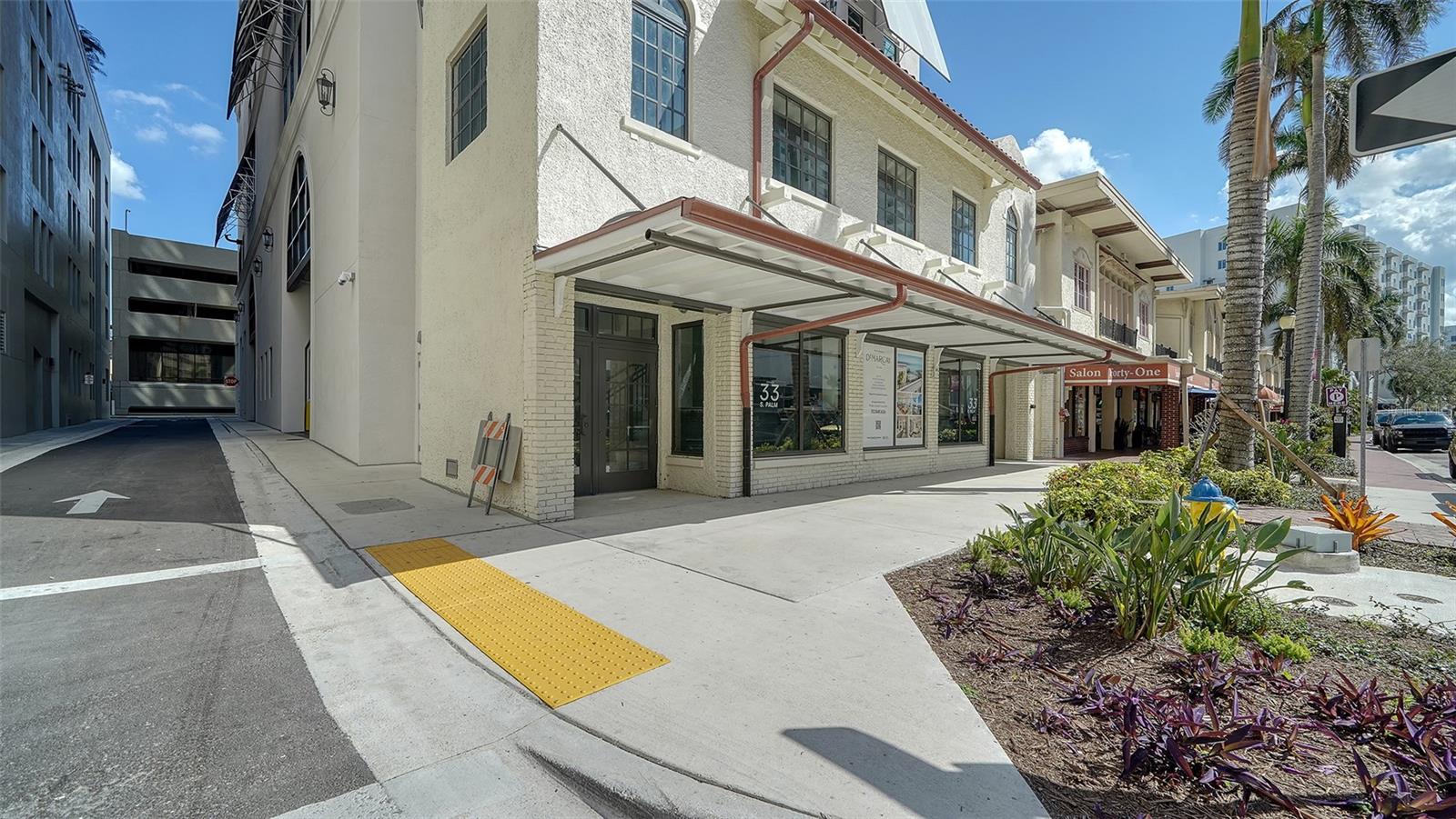 33 S PALM AVE #904