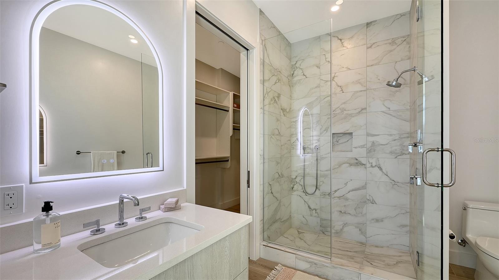 33 S PALM AVE #904