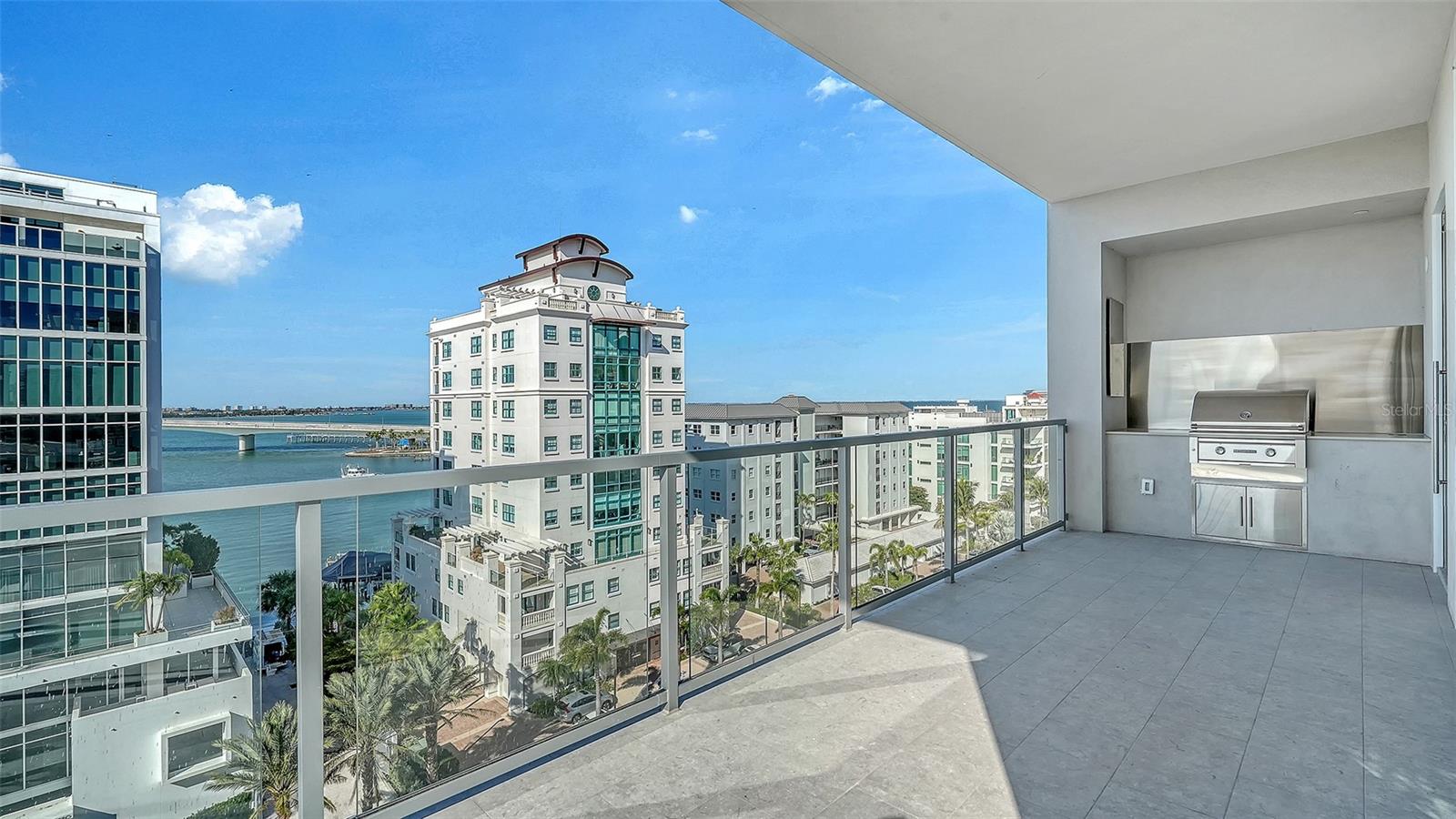 253 GOLDEN GATE POINT #703