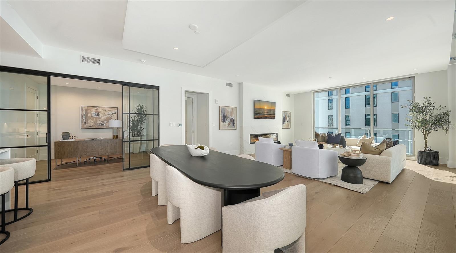 253 GOLDEN GATE POINT #703