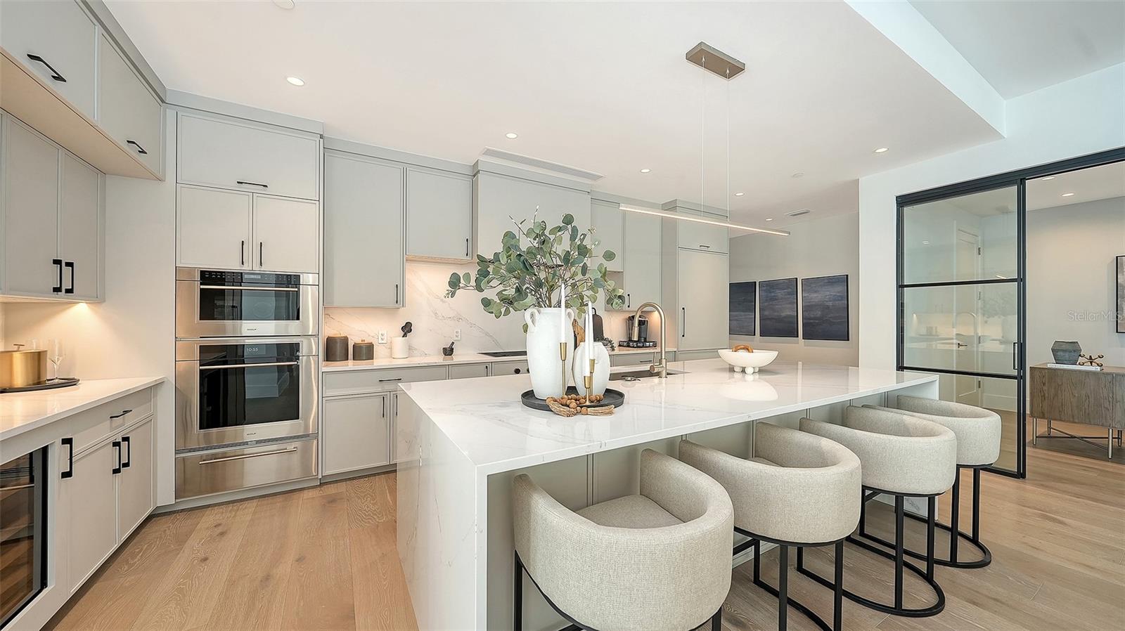 253 GOLDEN GATE POINT #703