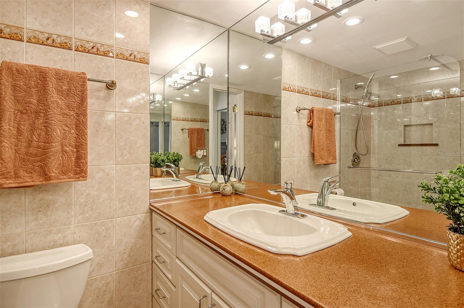 6047 E PEPPERTREE WAY #224