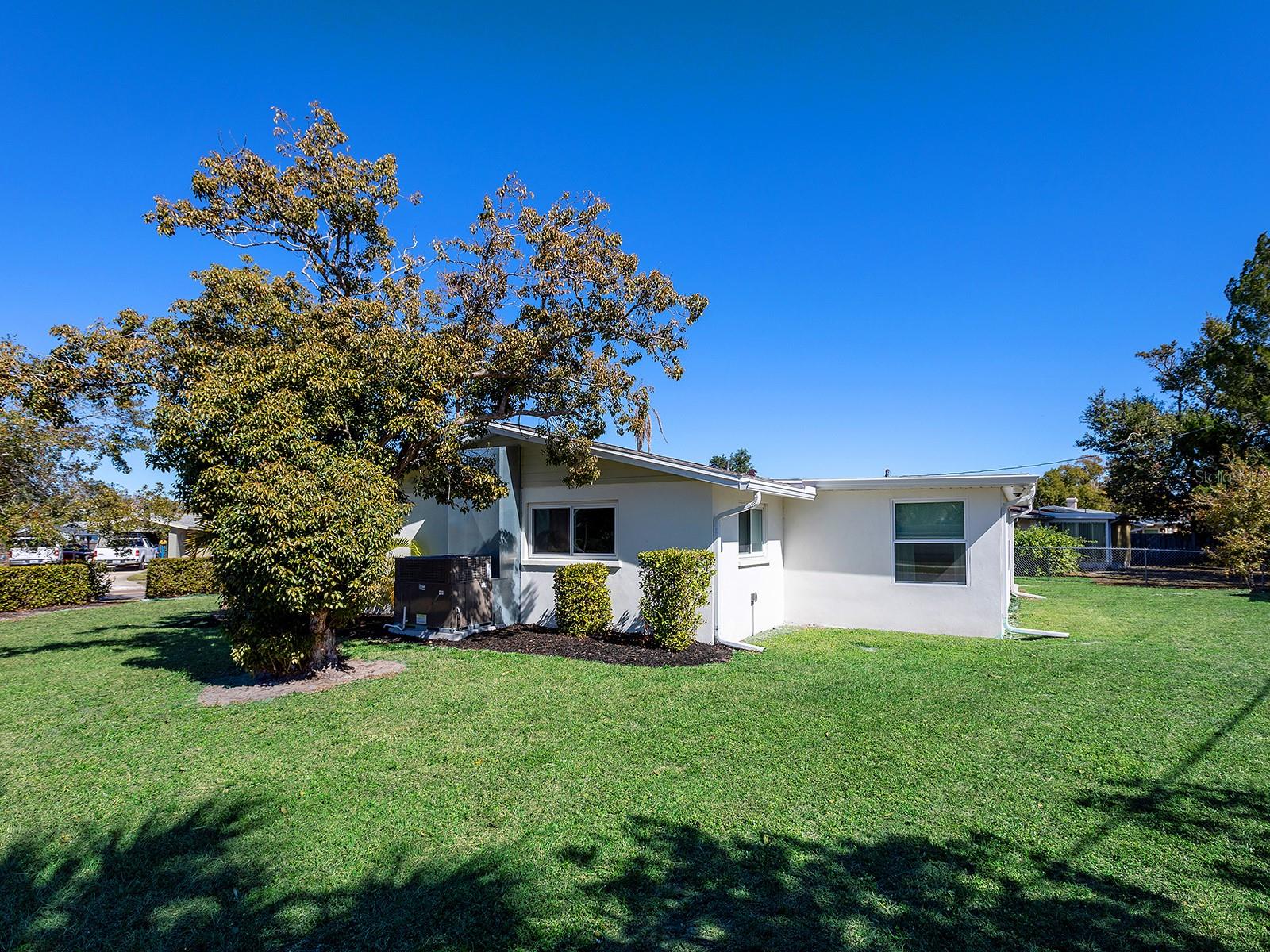5354 KNOLLWOOD PL