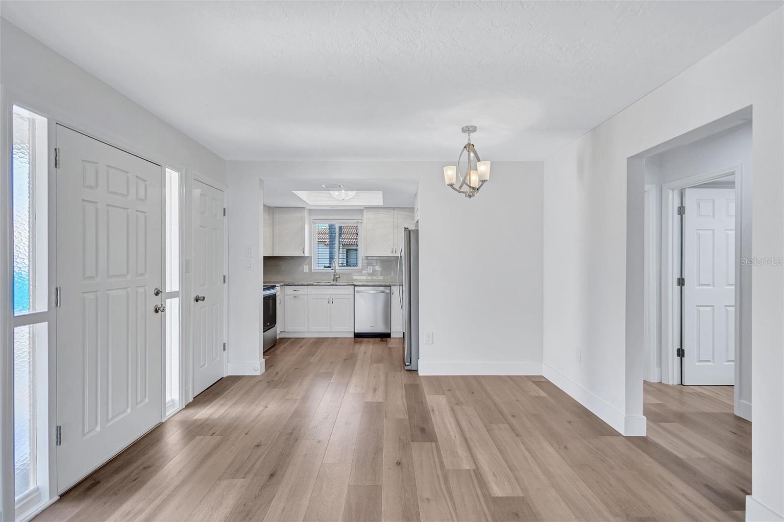 191 VISTA HERMOSA CIR