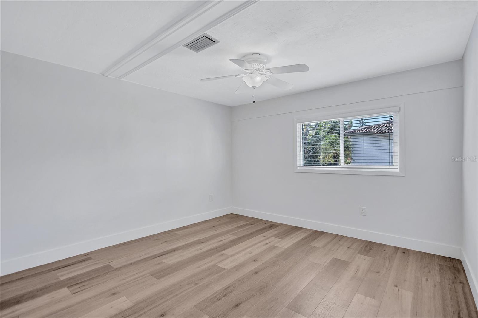 191 VISTA HERMOSA CIR