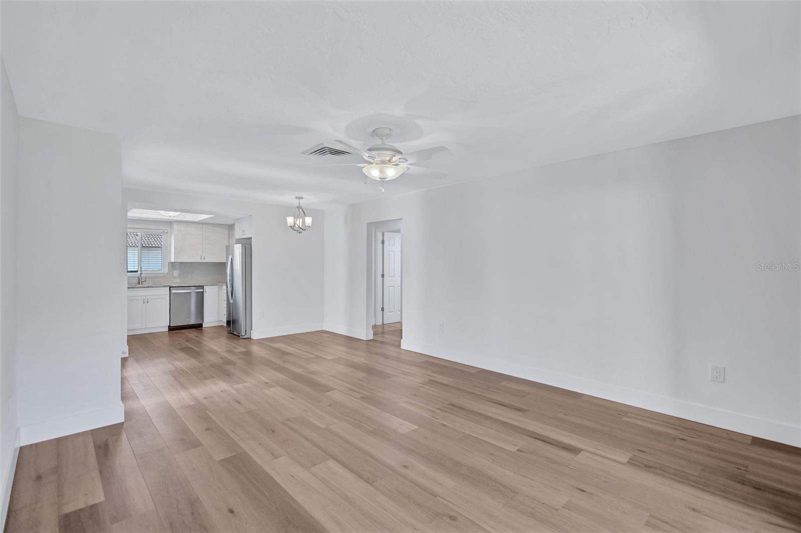 191 VISTA HERMOSA CIR