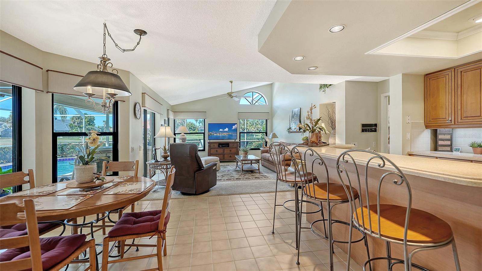 3941 PRAIRIE DUNES DR