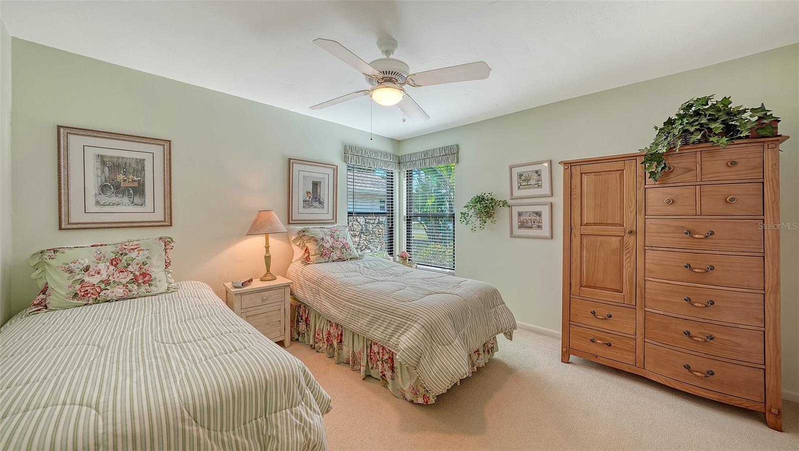 3941 PRAIRIE DUNES DR