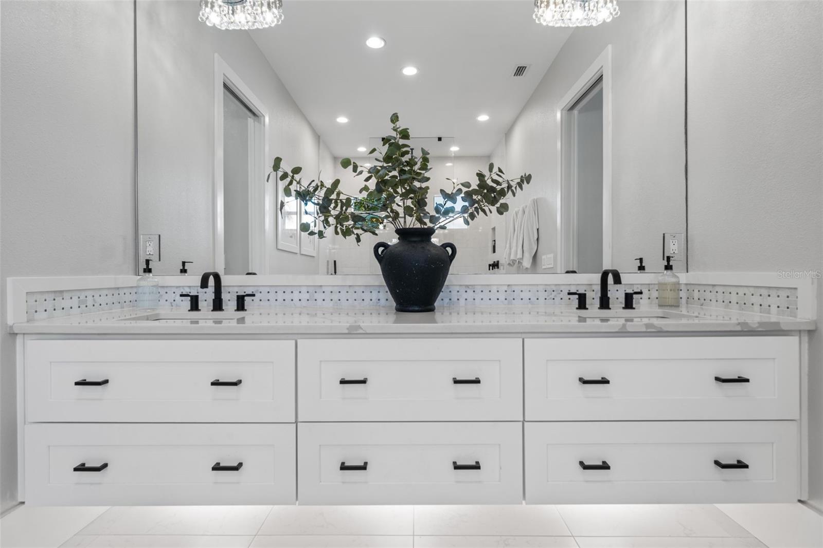 1643 STANFORD LN