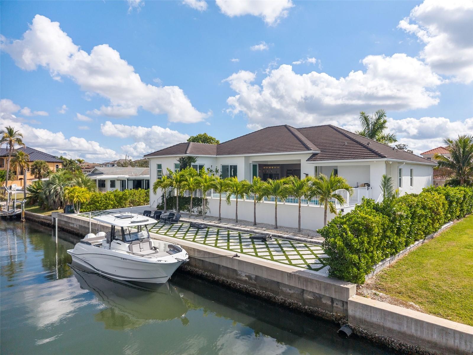 1643 STANFORD LN
