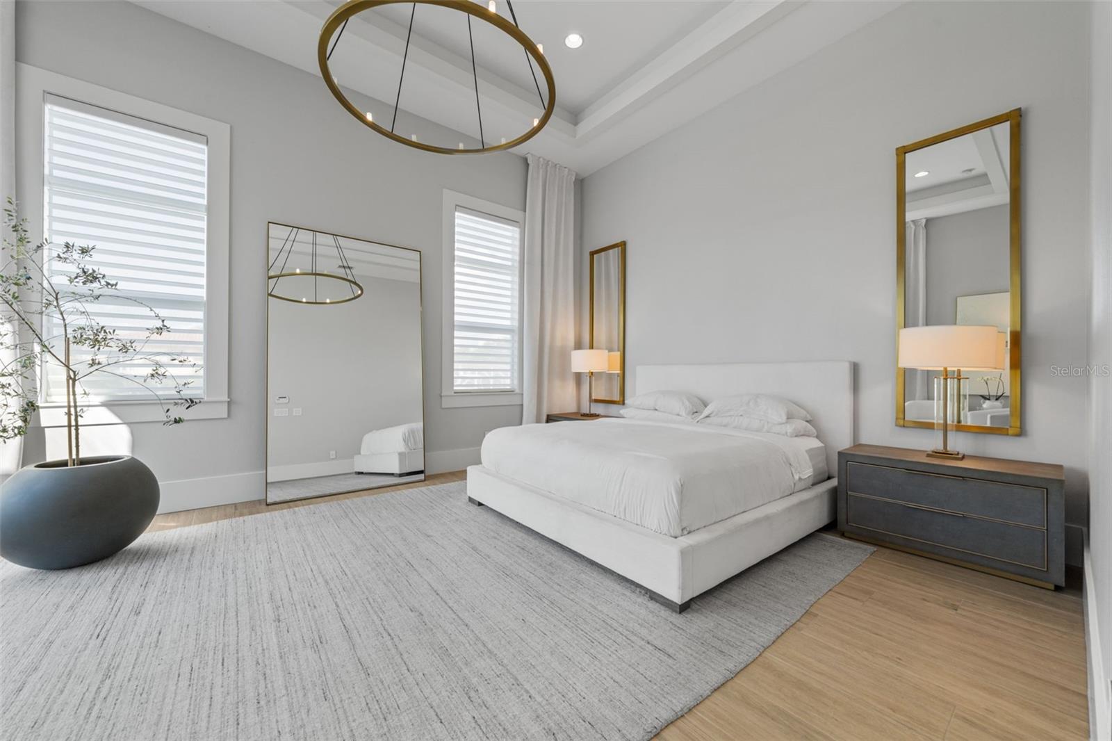 1643 STANFORD LN