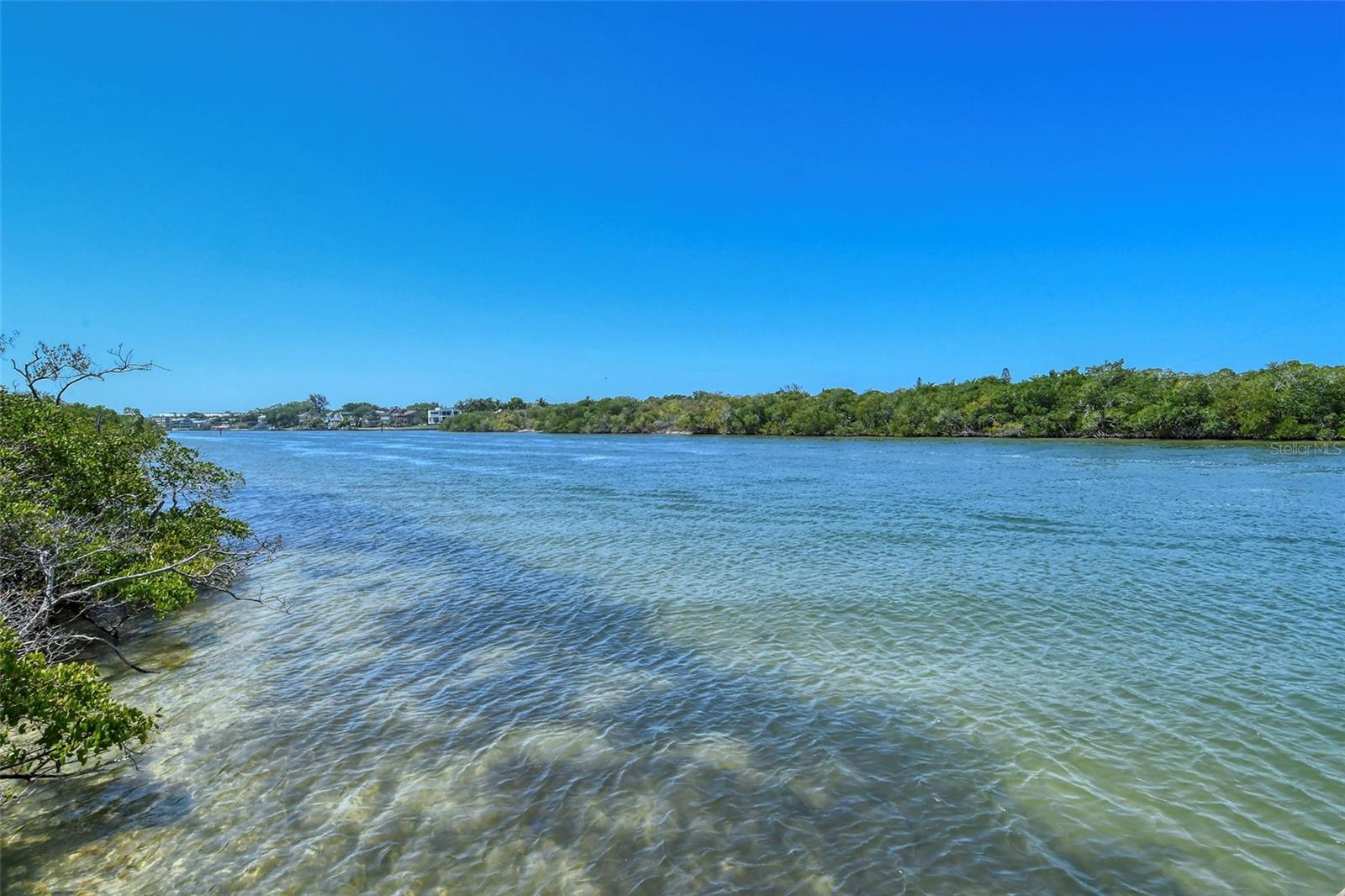 5230 LANDINGS BLVD #101