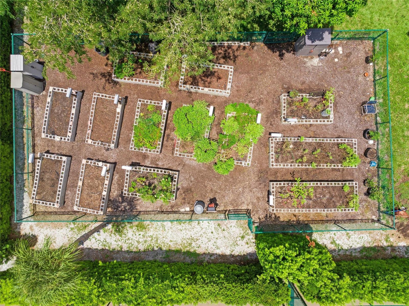 5750 MIDNIGHT PASS RD #704E