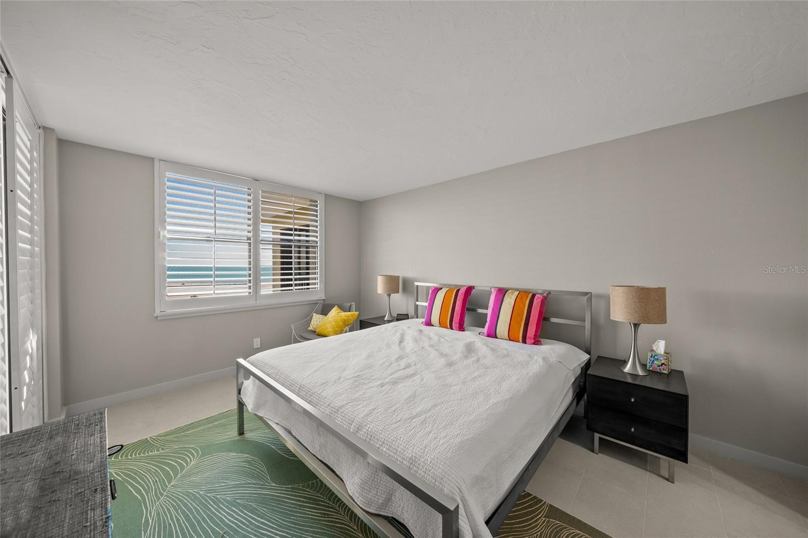 5750 MIDNIGHT PASS RD #704E