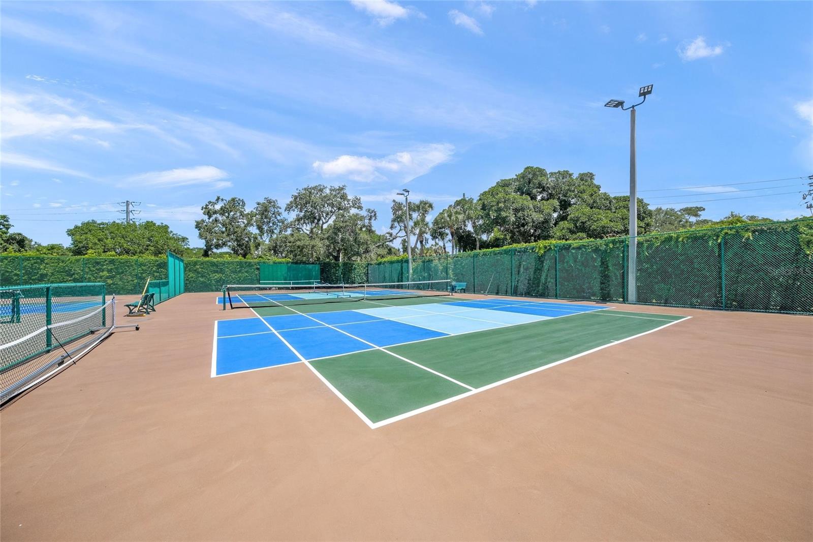 5750 MIDNIGHT PASS RD #704E