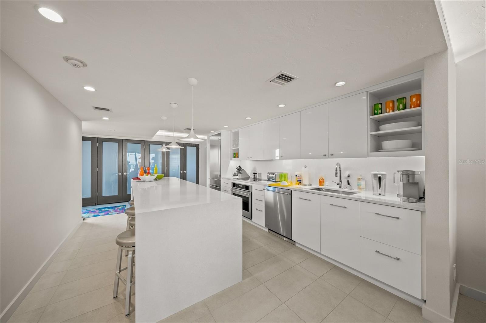 5750 MIDNIGHT PASS RD #704E