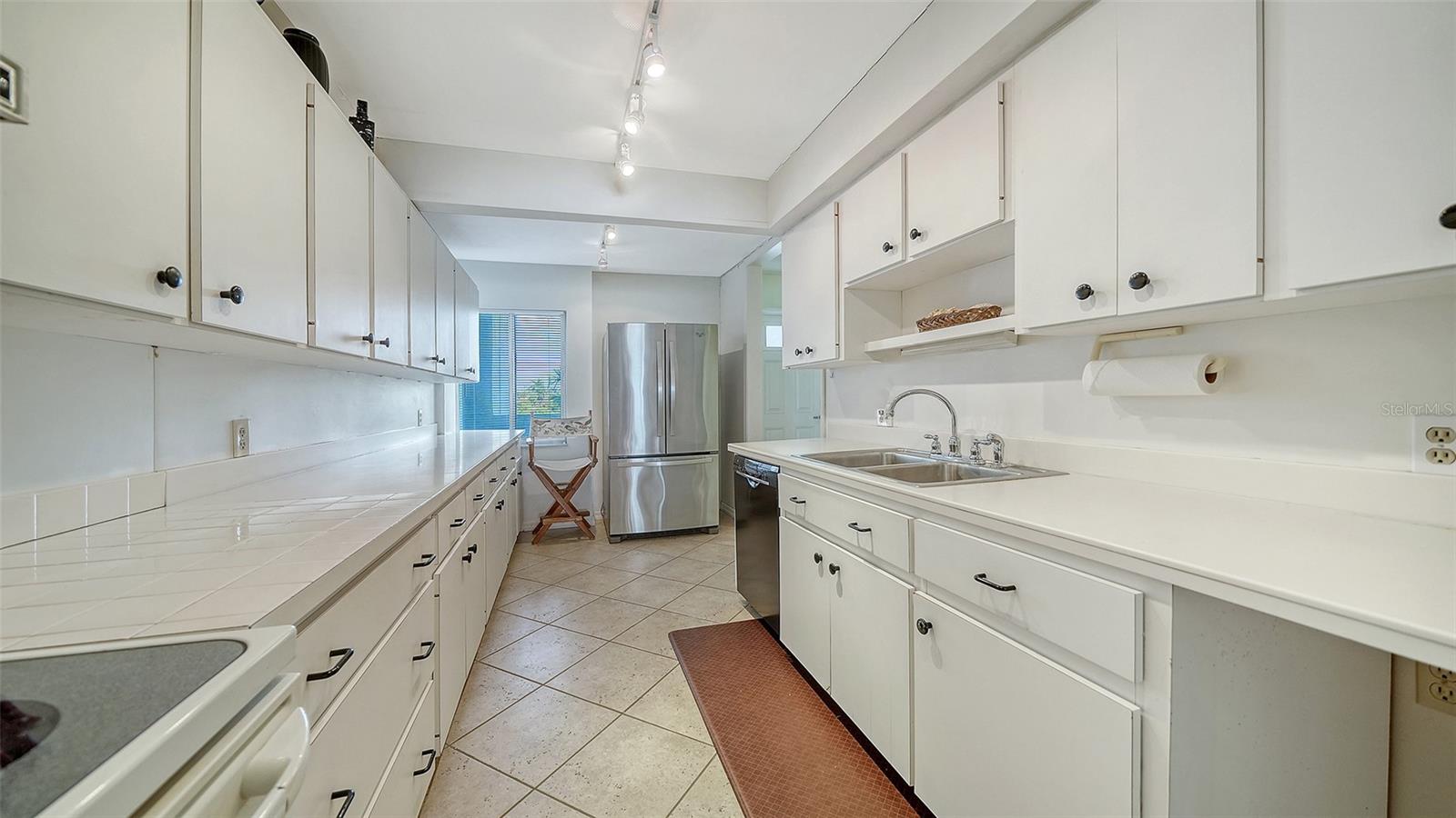 19 WHISPERING SANDS DR ##204