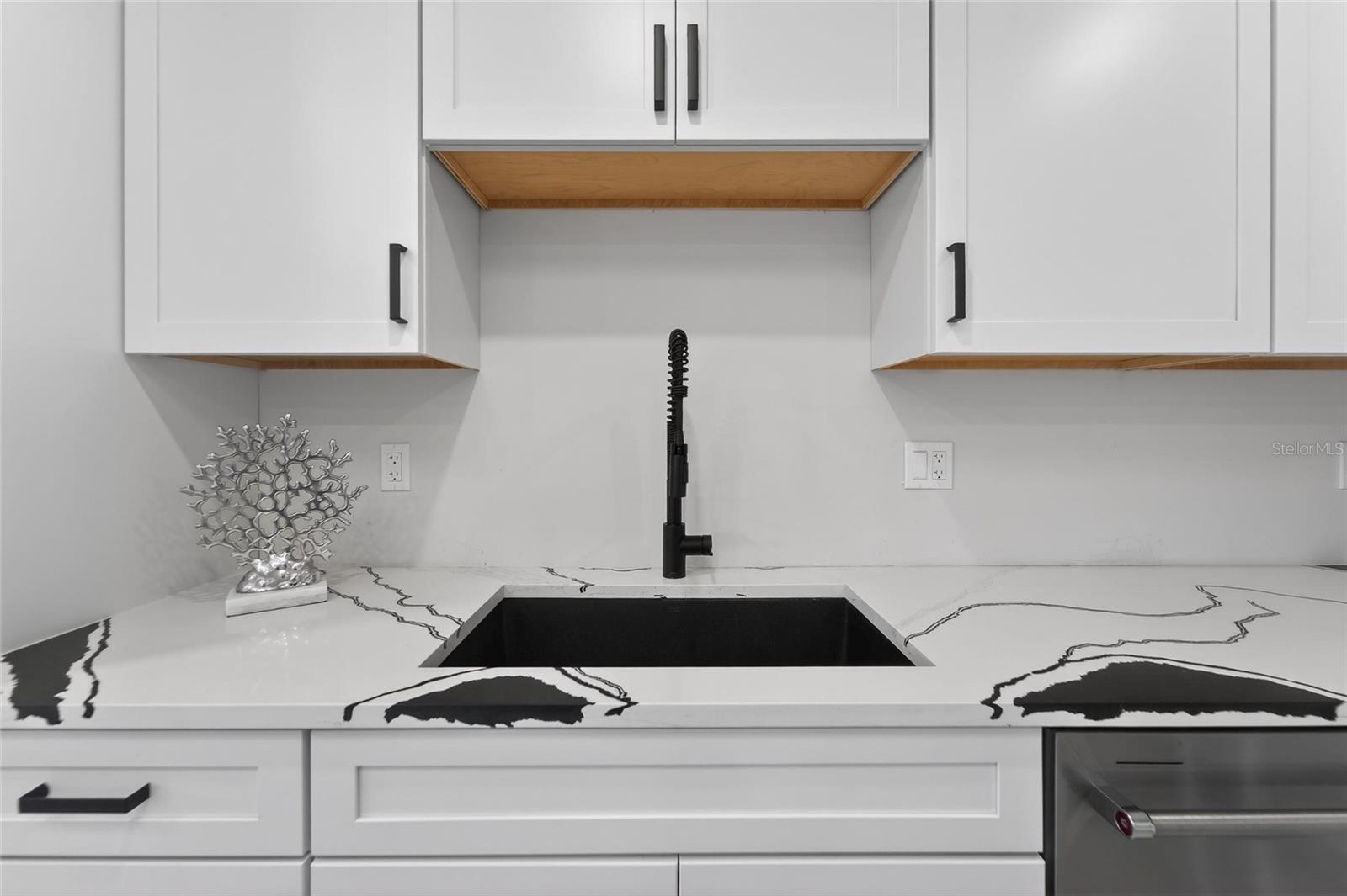 2155 HARBOURSIDE DR #804