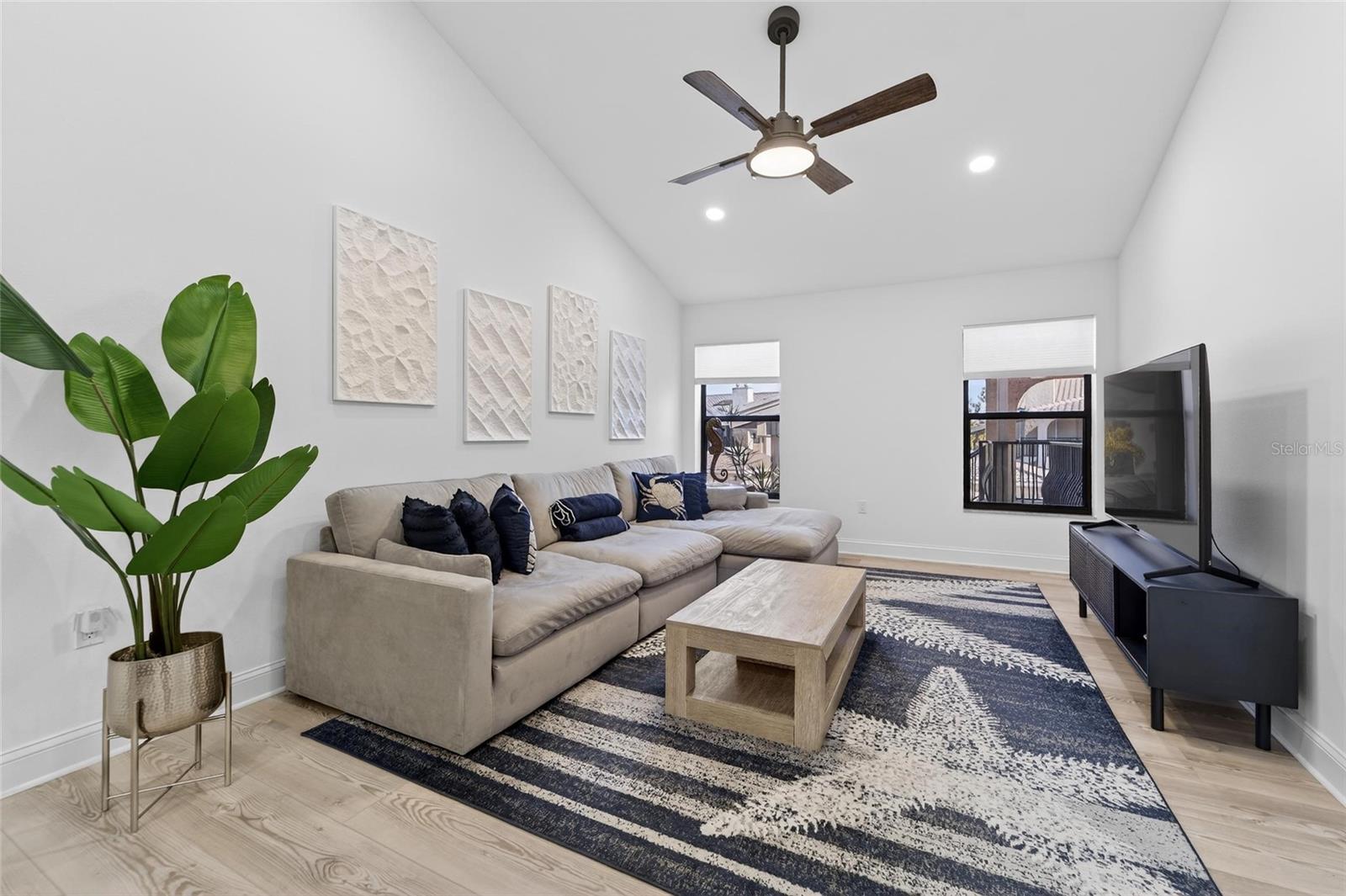 2155 HARBOURSIDE DR #804