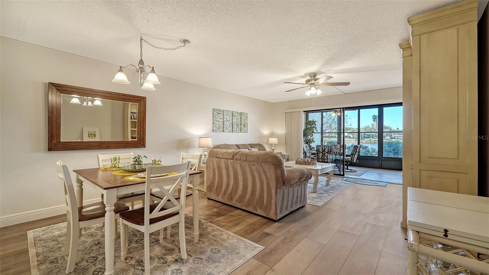 214 LAKEWOOD DR #214