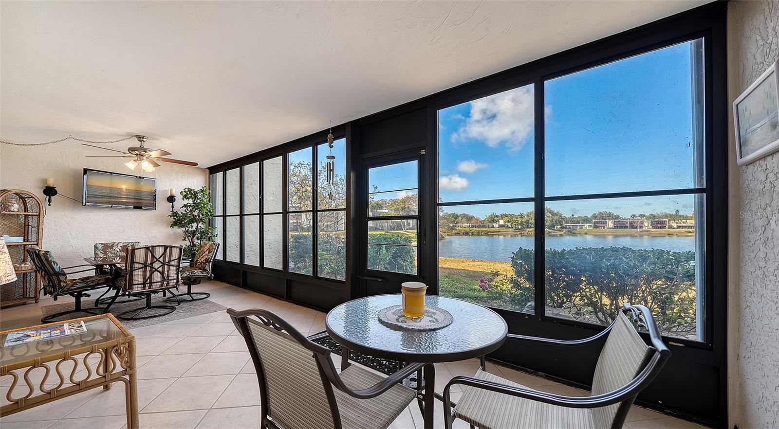 214 LAKEWOOD DR #214