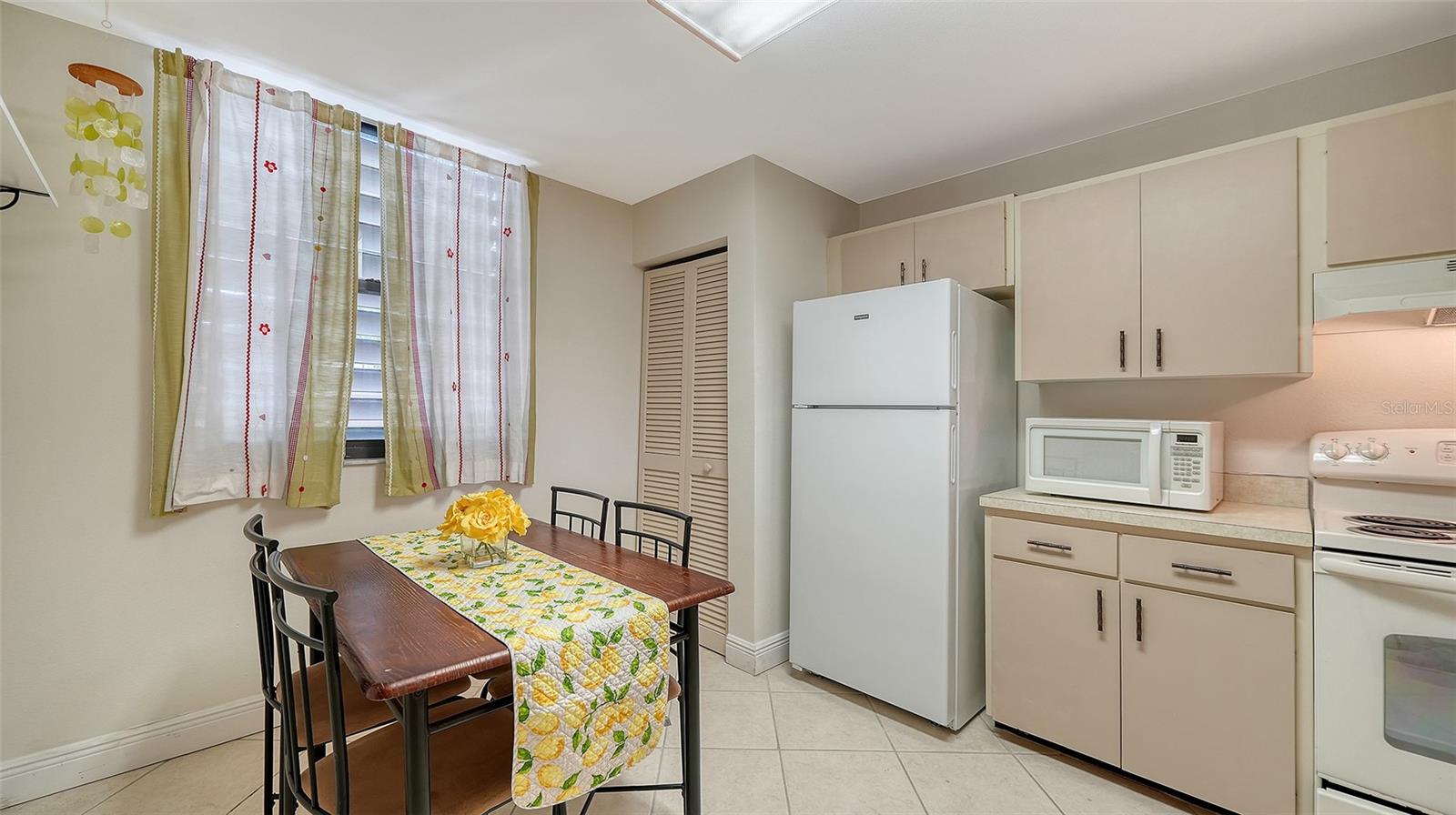 214 LAKEWOOD DR #214