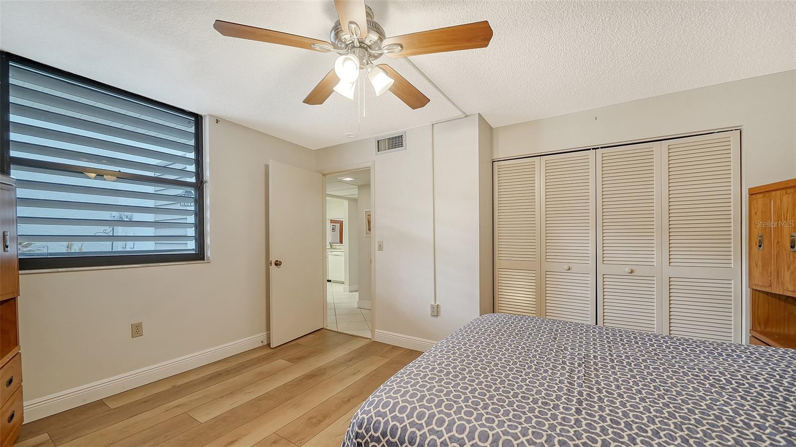 214 LAKEWOOD DR #214