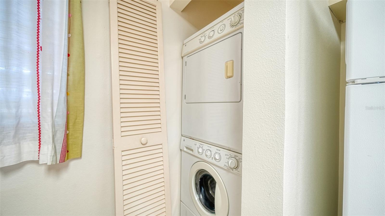 214 LAKEWOOD DR #214