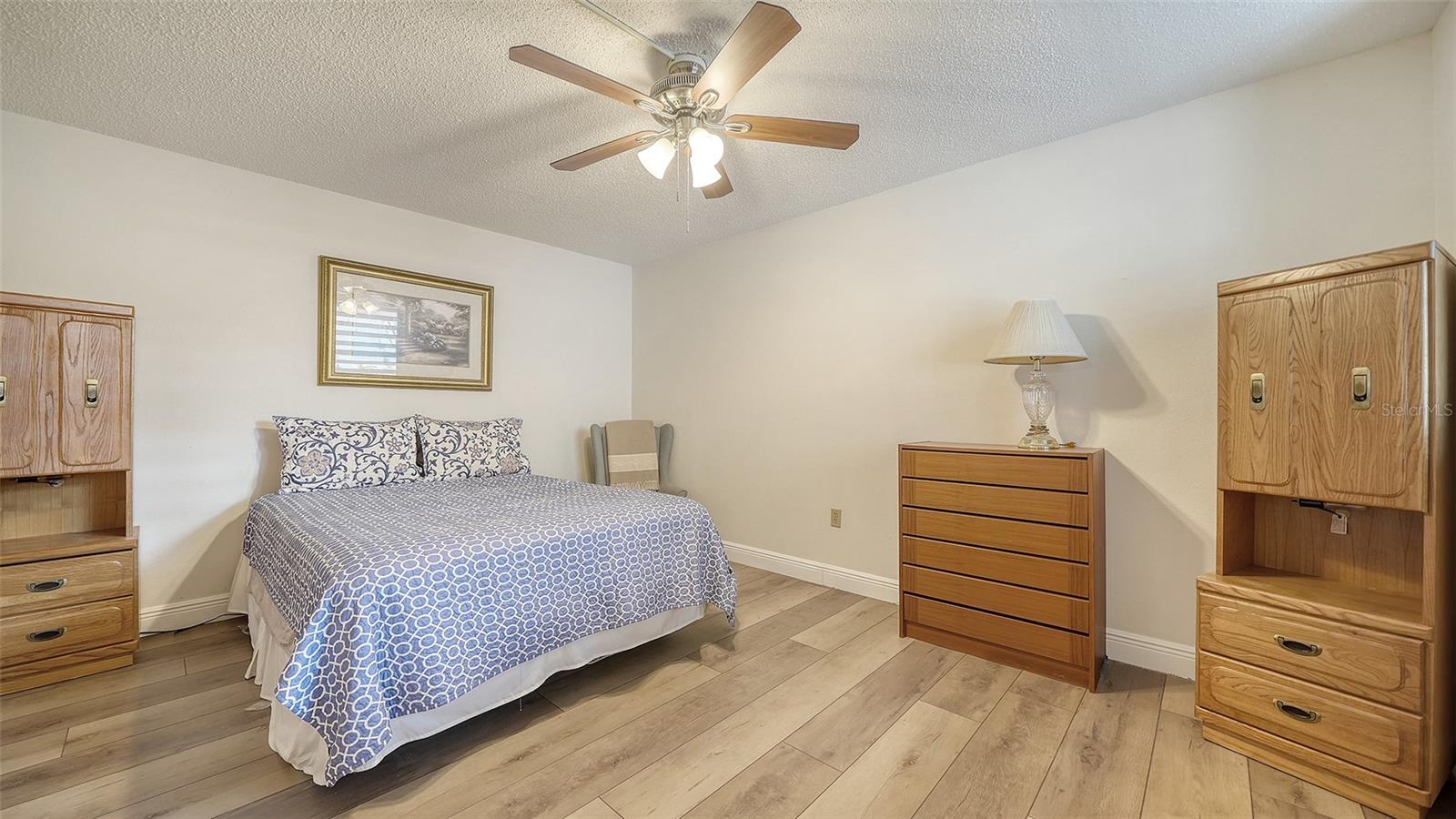 214 LAKEWOOD DR #214