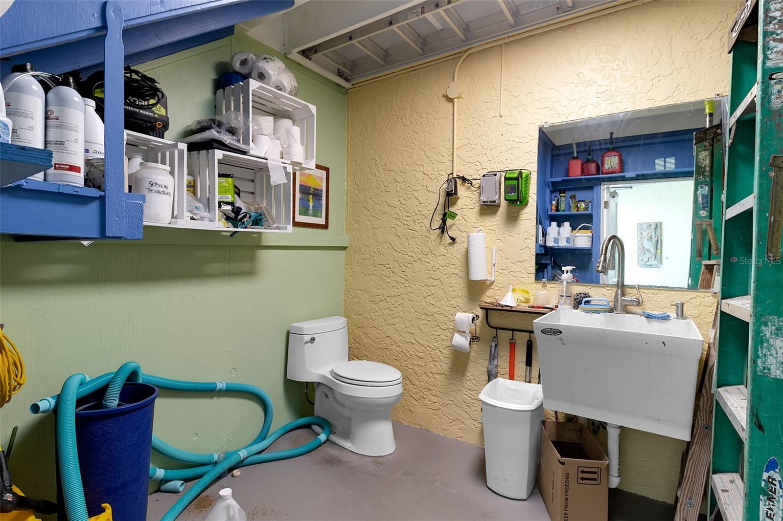 5322 CALLE DE LA SIESTA