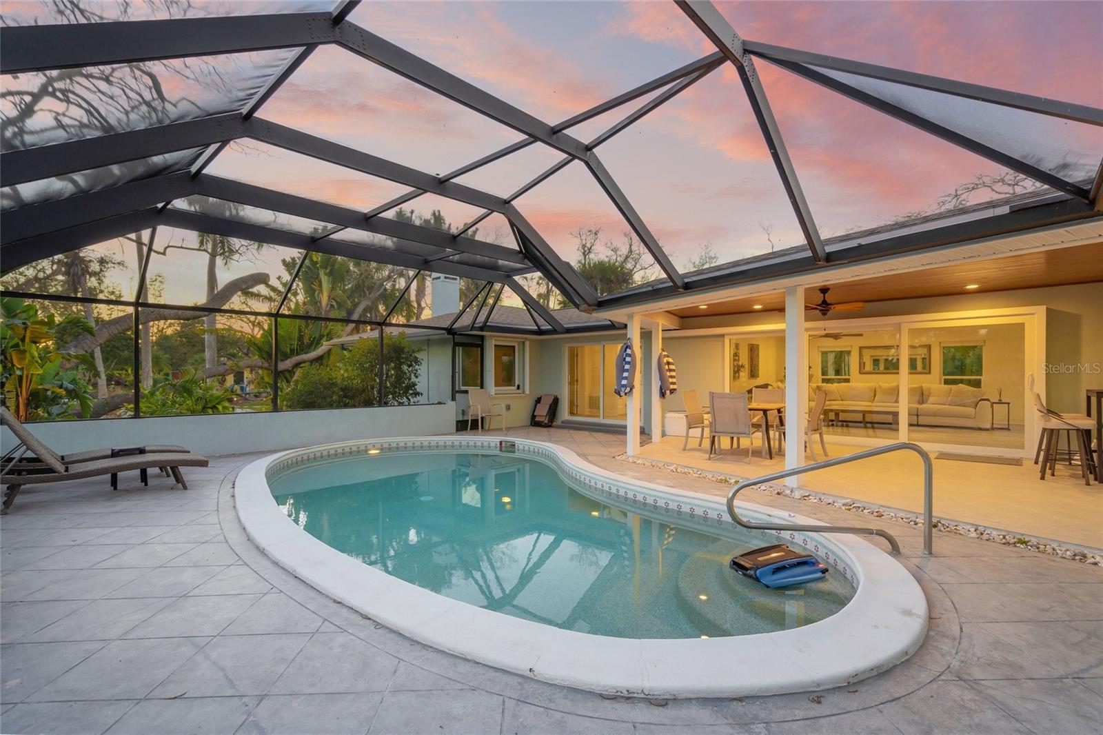 8560 HERON LAGOON CIR