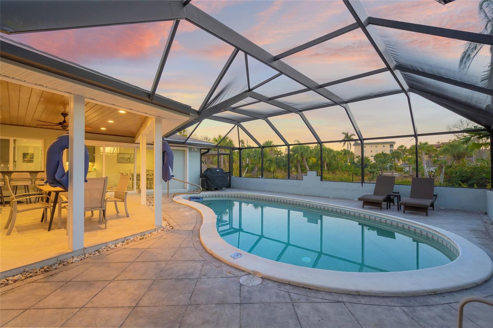 8560 HERON LAGOON CIR