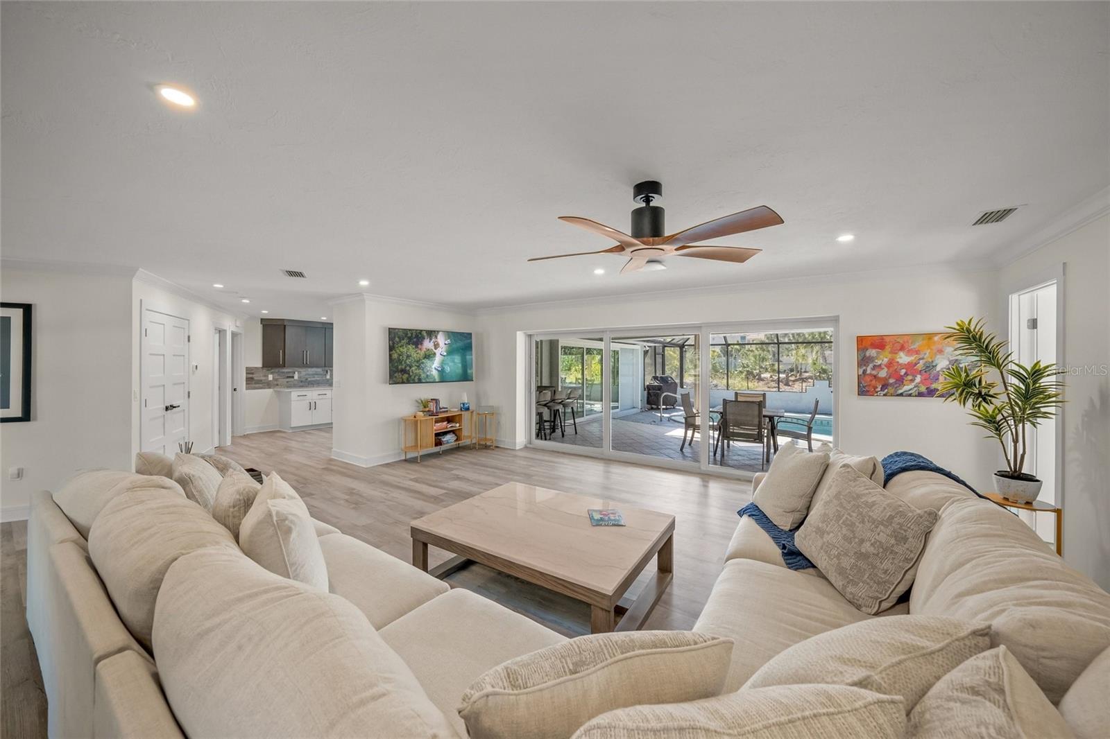 8560 HERON LAGOON CIR