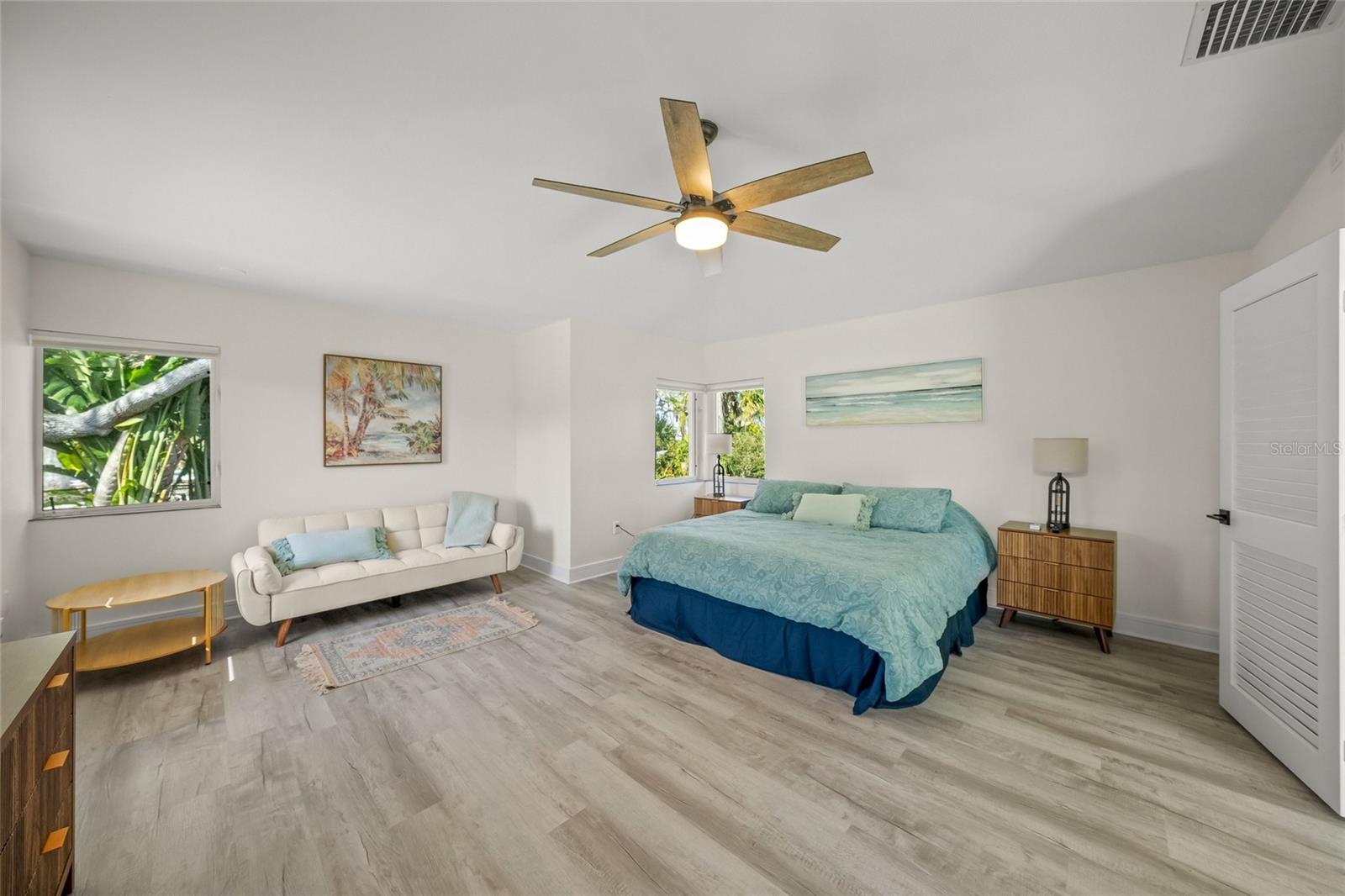 8560 HERON LAGOON CIR