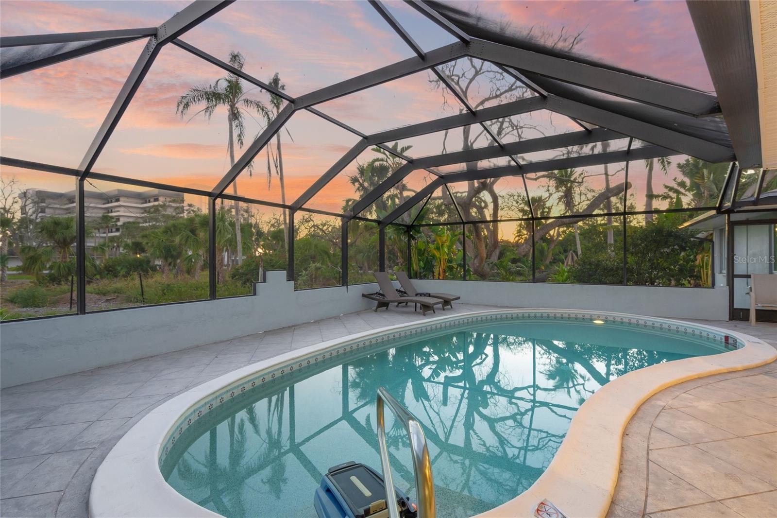8560 HERON LAGOON CIR