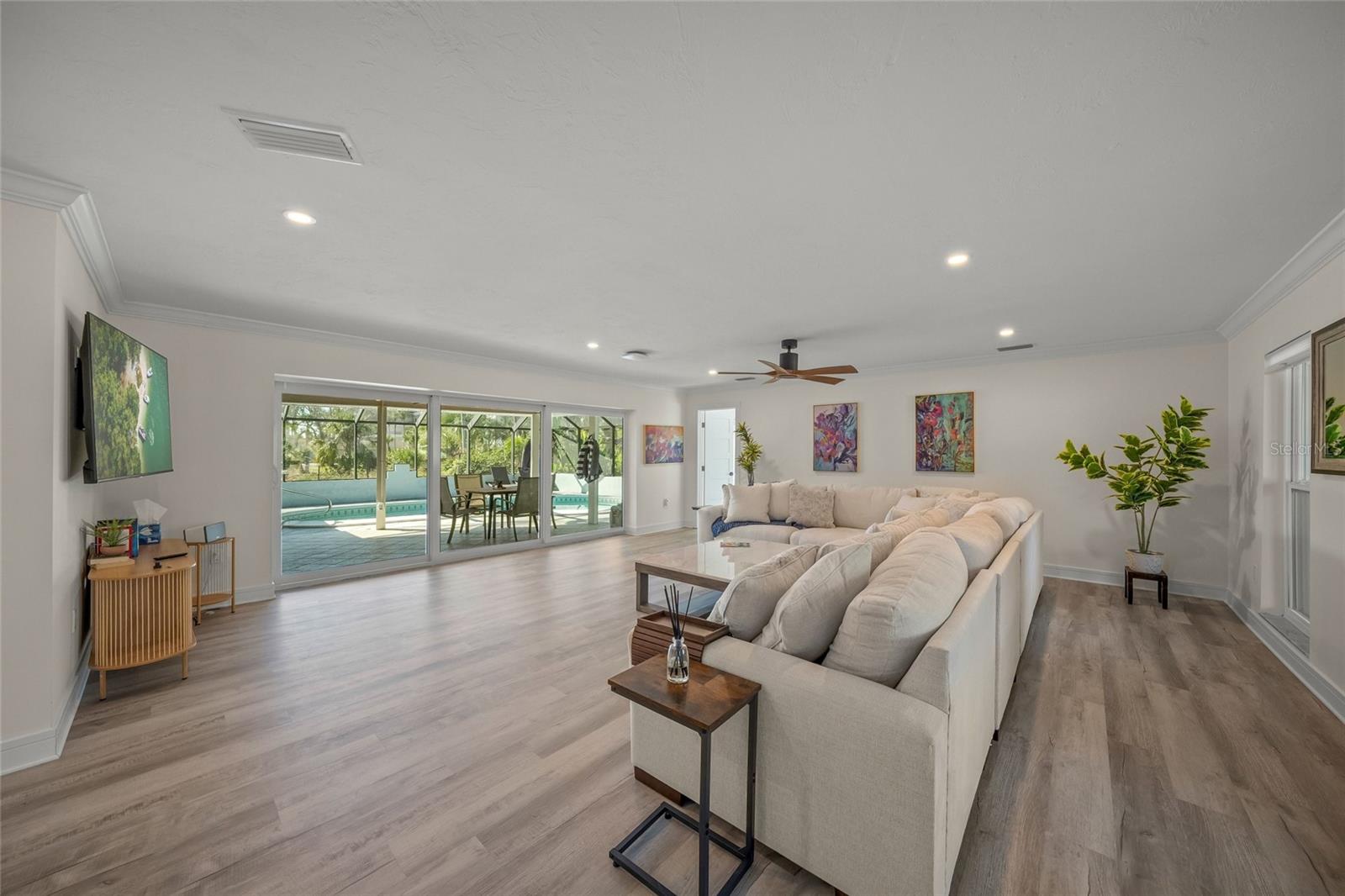 8560 HERON LAGOON CIR