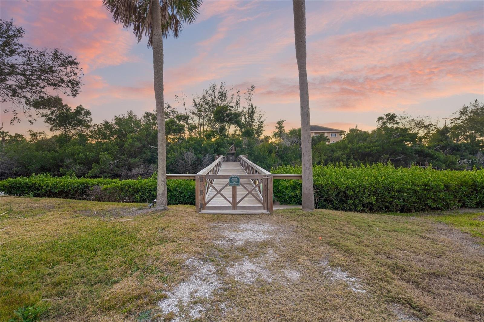 8560 HERON LAGOON CIR