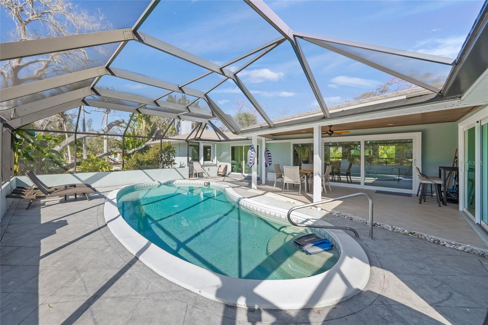 8560 HERON LAGOON CIR