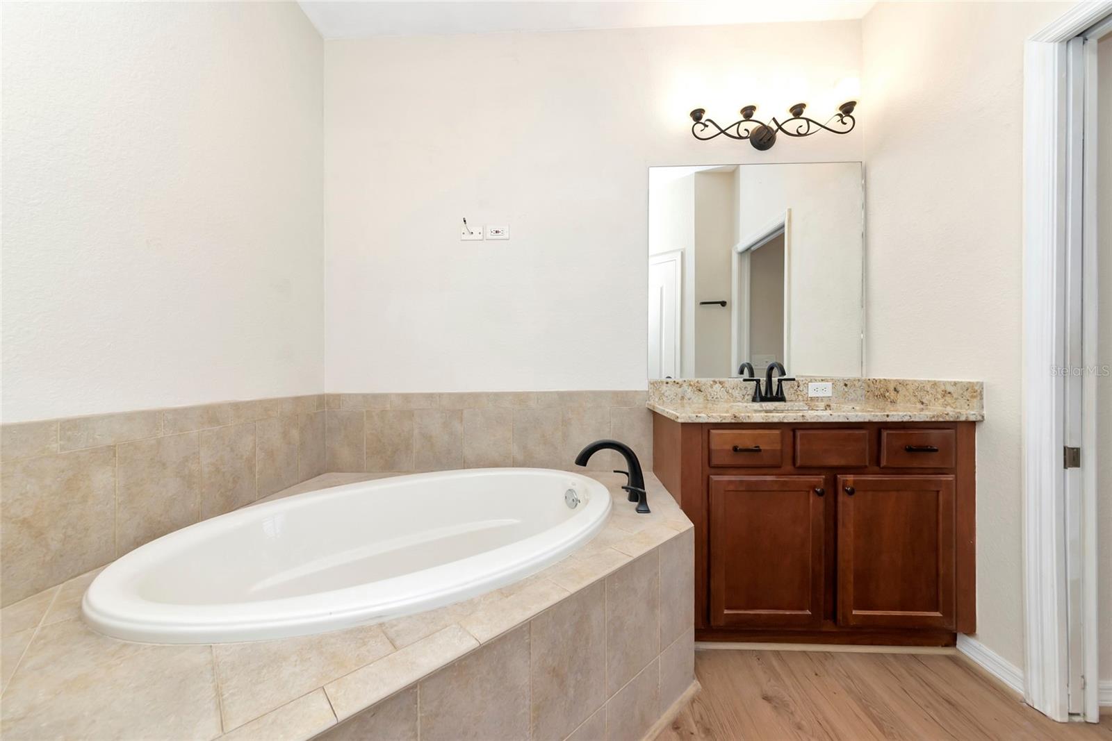 223 RIVER ENCLAVE CT