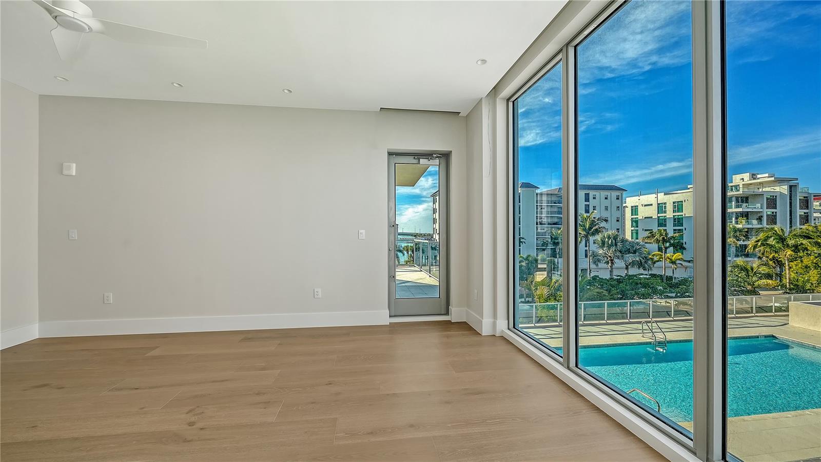 223 GOLDEN GATE PT #302