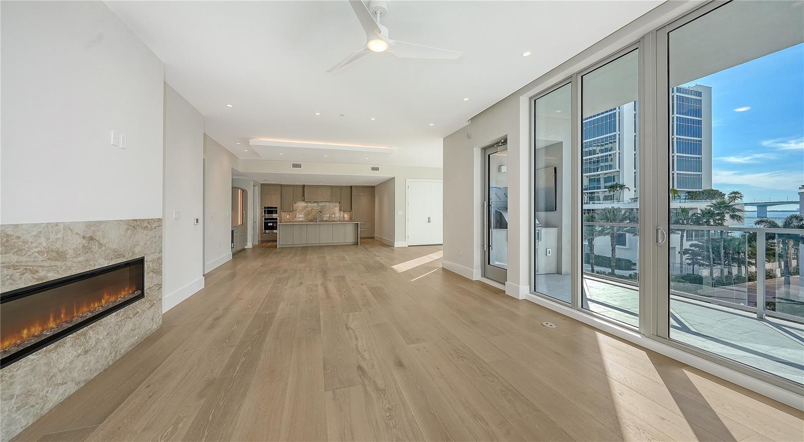 223 GOLDEN GATE PT #302