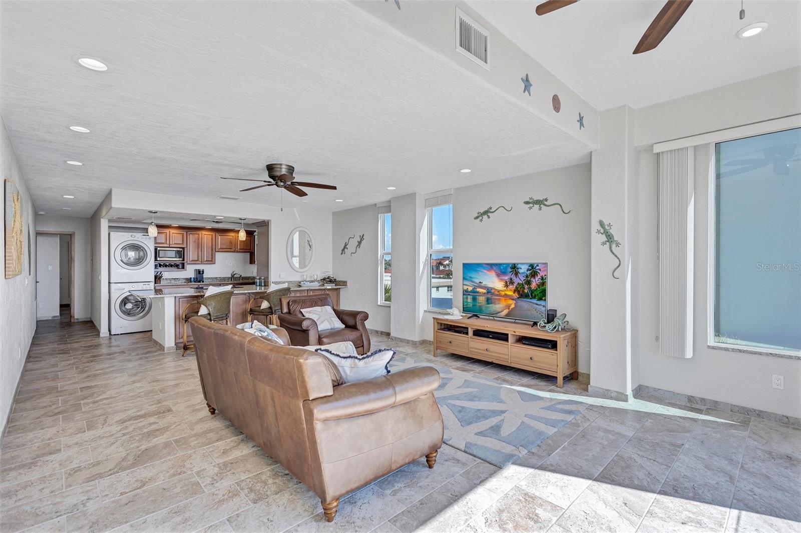 6140 MIDNIGHT PASS RD #101