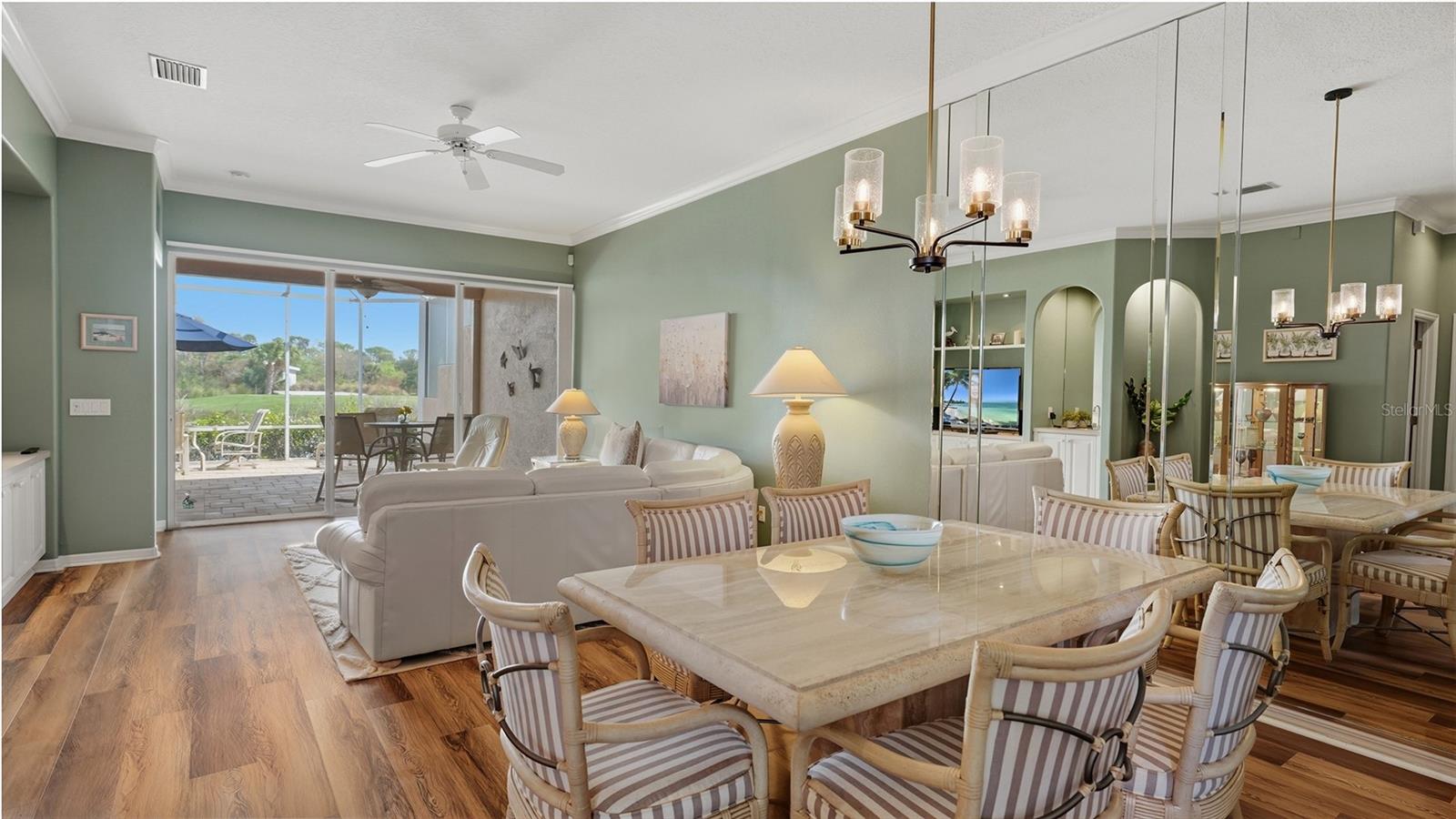 9447 FOREST HILLS CIR